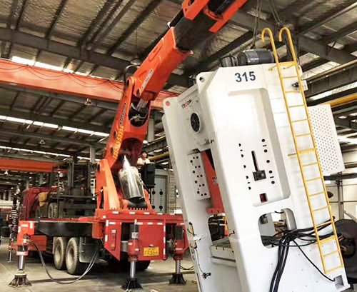 龙岩附近随车吊出租，轻松解决运输难题